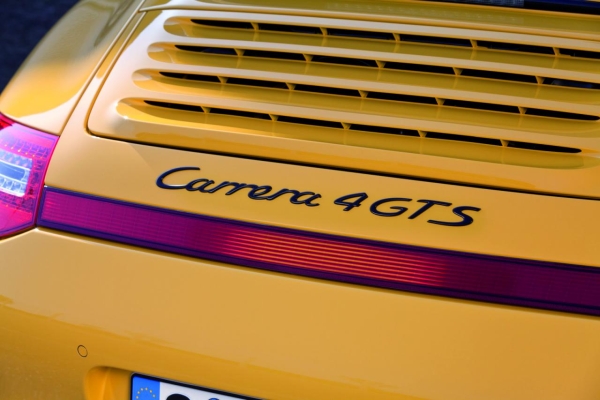 Porsche911Carrera4SGTSr5