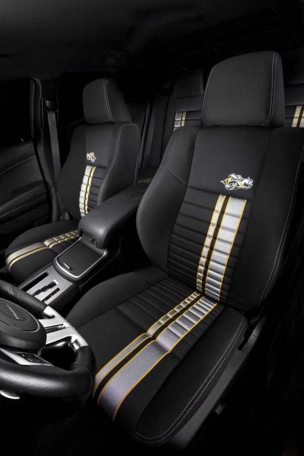 Dodge_Charger_Super_Bee_1