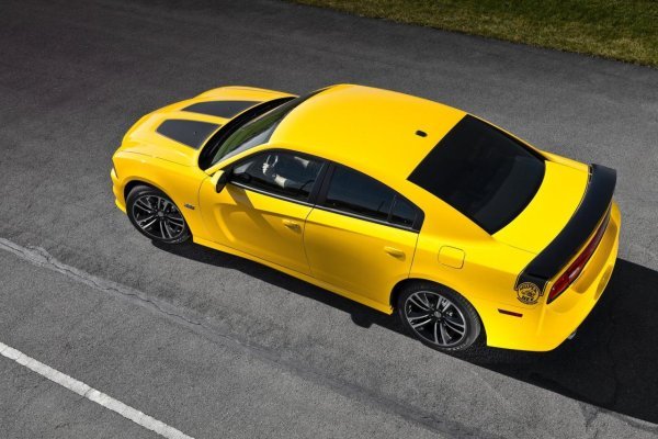 Dodge_Charger_Super_Bee_2