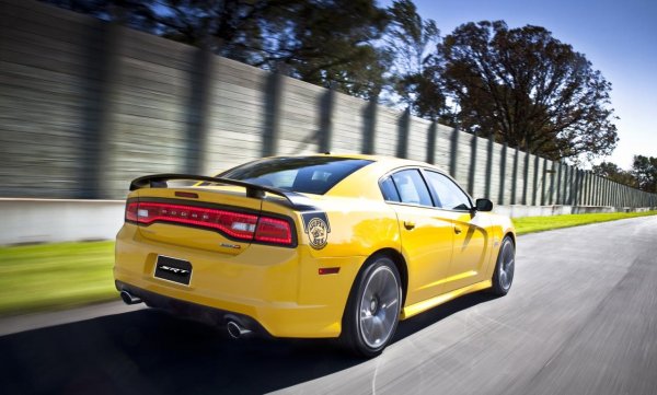 Dodge_Charger_Super_Bee_4
