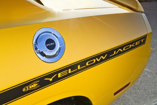 Dodge_Challenger_SRT8_YJ3